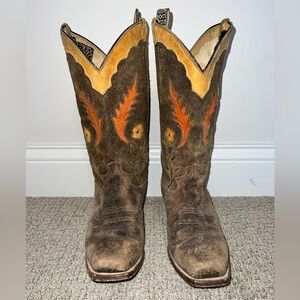 Justin Boots brown with flower pattern women’s size 10.5, men’s size 9